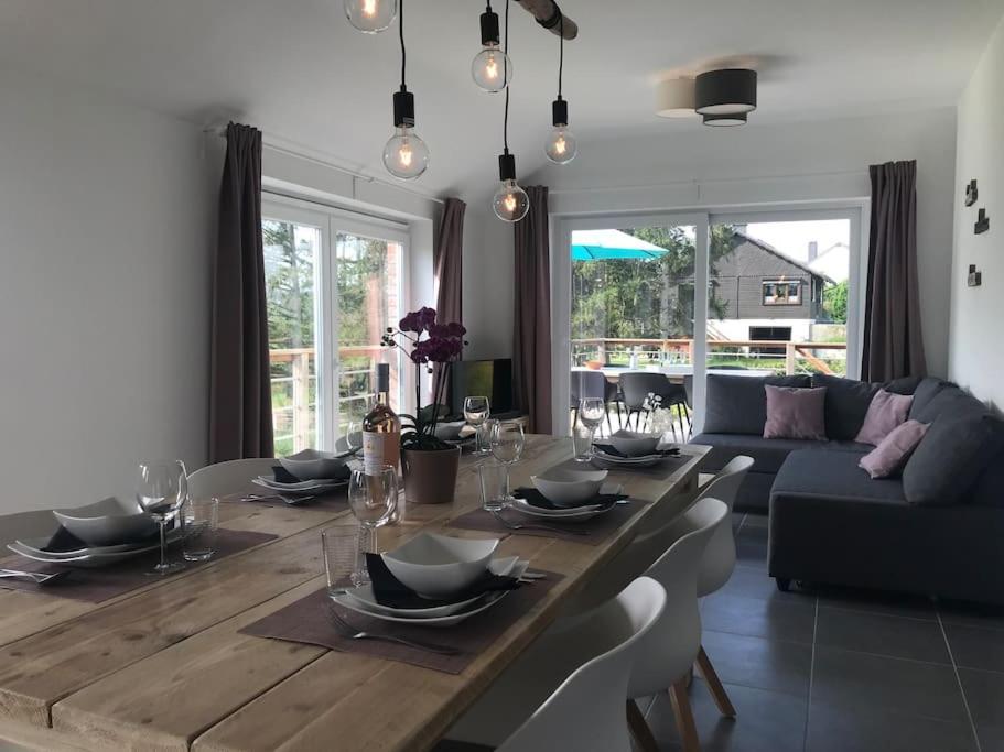 Huis Met Zonneterras, Tuin En Panoramisch Uitzicht Wellin Екстериор снимка