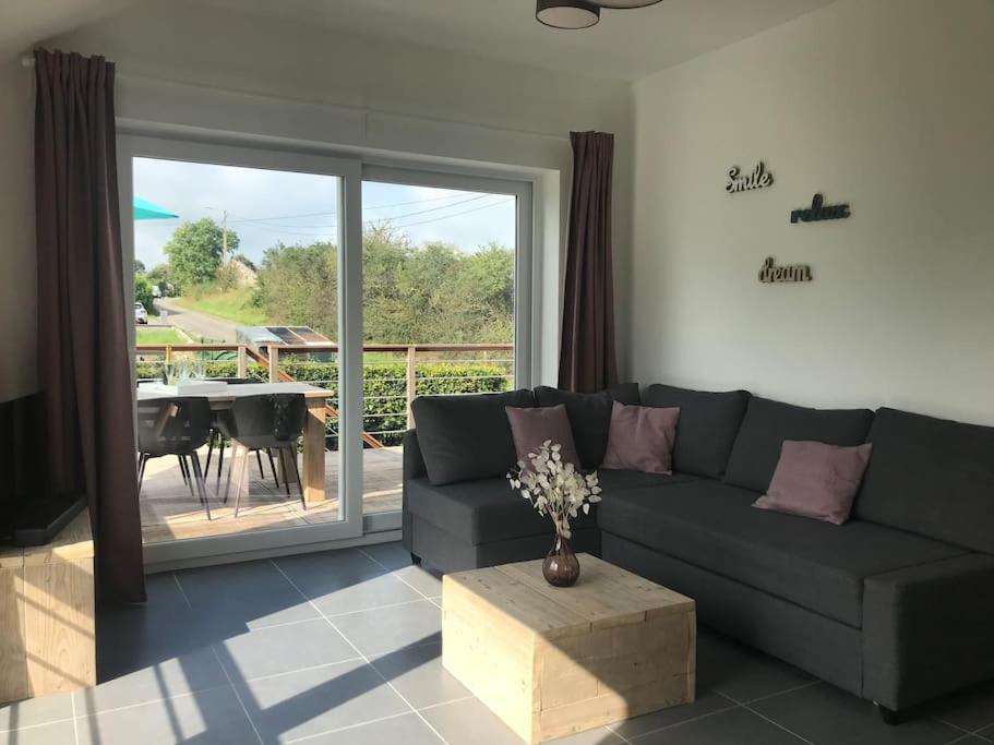 Huis Met Zonneterras, Tuin En Panoramisch Uitzicht Wellin Екстериор снимка